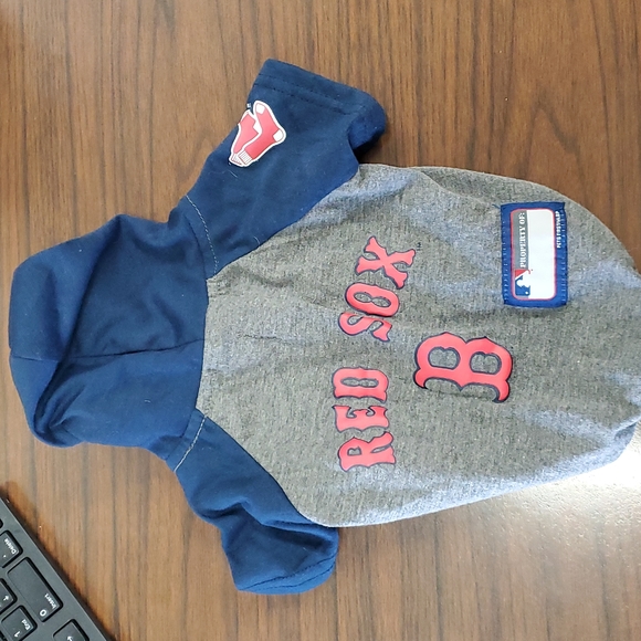 (Bundle other dog clothing and SAVE) 2 Small dog tops - Picture 2 of 6